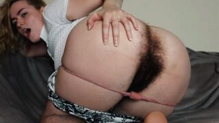 Lots of hair on the pussy is also good.