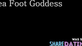 Korean Amateur Foot Goddess - Water Play with Cruel Tease